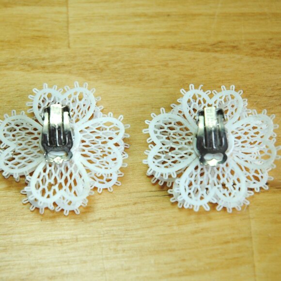Vintage 60s white lacy flower earrings marked Western Germany, groovy earrings - Picture 2 of 3